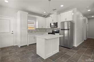 1704 W Violet Dr in Pharr, TX - Building Photo - Building Photo