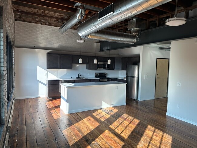 The Shop Lofts in Stoughton, WI - Foto de edificio - Building Photo