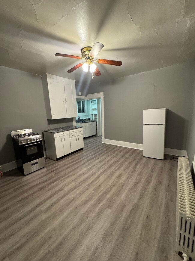 195 D St, Unit 2 in Johnstown, PA - Building Photo - Building Photo