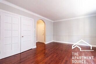 542 W Surf St in Chicago, IL - Building Photo - Building Photo