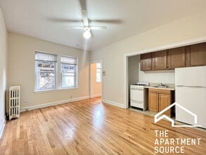 2825 N Burling St, Unit 204 in Chicago, IL - Building Photo - Building Photo