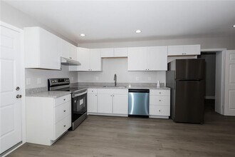 157 Polar Rock Dr SW in Atlanta, GA - Building Photo - Building Photo