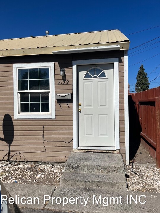 2129 Orchard Ave in Klamath Falls, OR - Foto de edificio