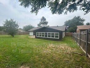 6461 Starnes Rd in Watauga, TX - Building Photo - Building Photo