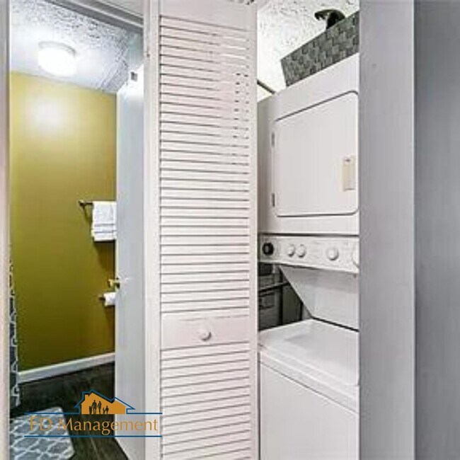 126 Wells Ct in Hampton, VA - Building Photo - Building Photo