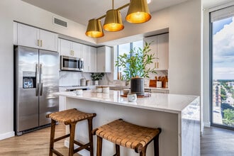 EVO APARTMENTS in St. Petersburg, FL - Building Photo - Interior Photo