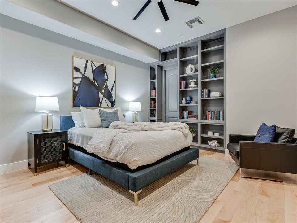1529 Barton Springs Rd in Austin, TX - Building Photo