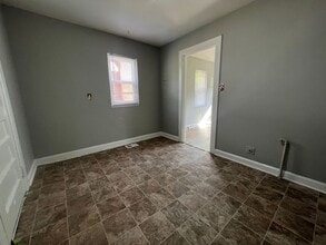 1438 Lillian Ave in Louisville, KY - Building Photo - Building Photo