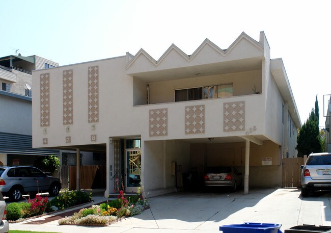 428 Arnaz Dr in Los Angeles, CA - Building Photo - Building Photo