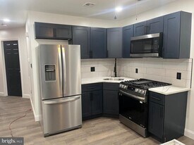 6213 Sansom St in Philadelphia, PA - Building Photo