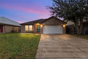 20 Llano Grande Ln in Edinburg, TX - Building Photo