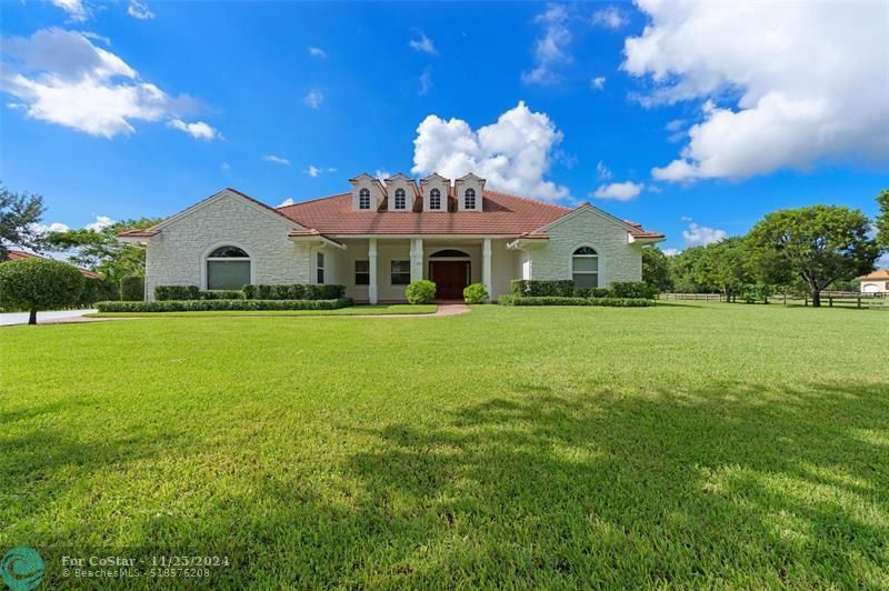 14363 Drafthorse Ln in Wellington, FL - Foto de edificio