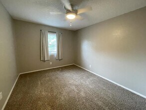 216 Westview Terrace in Arlington, TX - Building Photo - Building Photo
