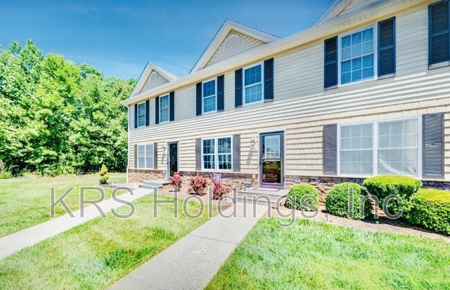 property at 136 Old Tavern Cir