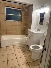 5653 W Montrose Ave, Unit Second floor in Chicago, IL - Building Photo - Building Photo