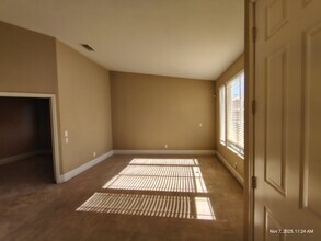 9160 Valley Spring Ct in Las Vegas, NV - Foto de edificio - Building Photo