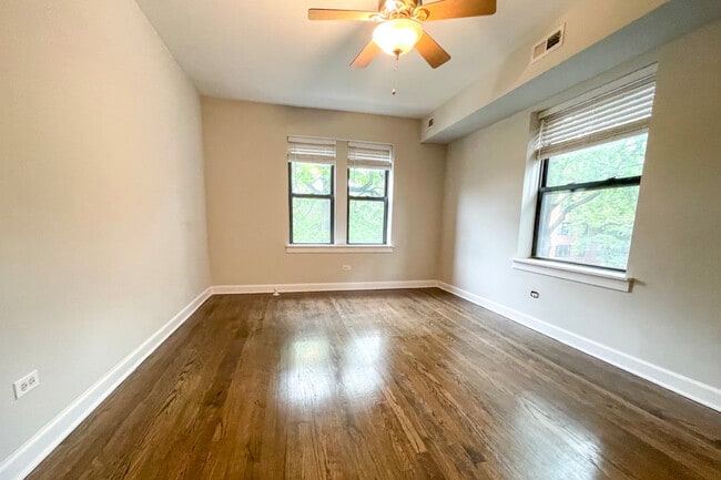 property at 6736 N Glenwood Ave