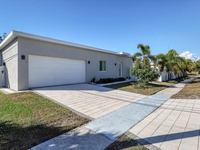 4524 Riverwood Ave in Sarasota, FL - Building Photo - Building Photo