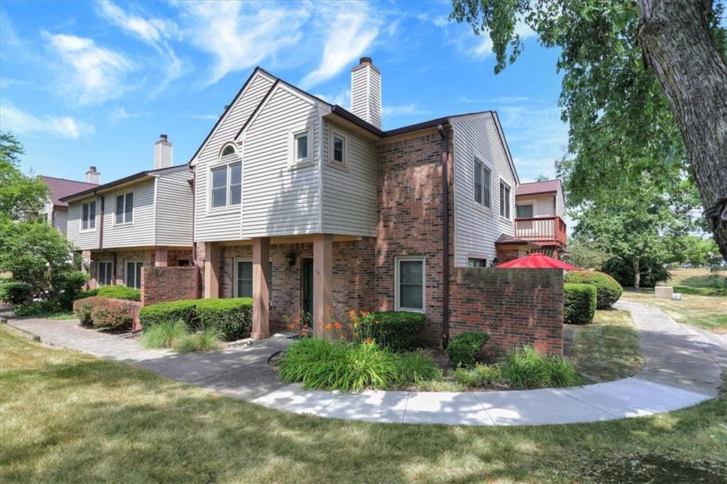 9572 Maple Way, Unit 7 in Indianapolis, IN - Building Photo