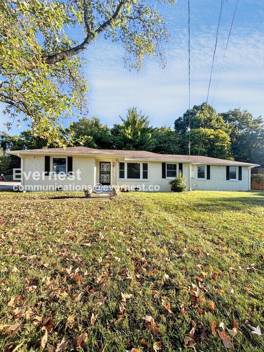 818 W Old Hickory Blvd in Nashville, TN - Building Photo