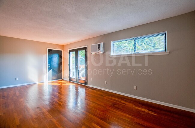 755 St Charles Ave NE-Unit -04 in Atlanta, GA - Building Photo - Building Photo