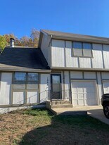 1063 E Huntington Cir in Olathe, KS - Building Photo