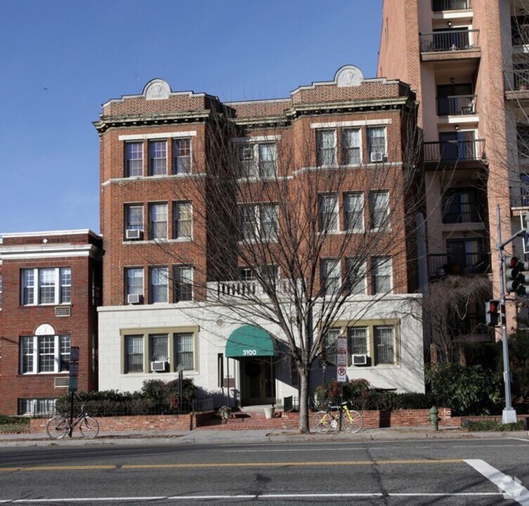 3100 Wisconsin Ave in Washington, DC - Building Photo