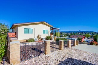 840 E 3rd Ave in Escondido, CA - Building Photo - Building Photo
