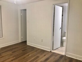 9445 Inaugural Dr in King George, VA - Building Photo