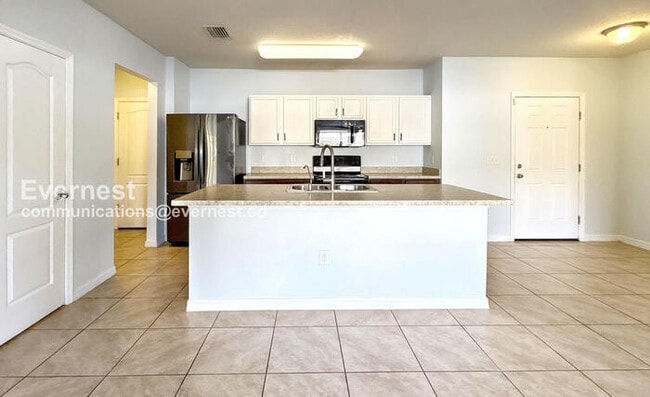 14418 Scottburgh Glen Dr in Wimauma, FL - Building Photo - Building Photo