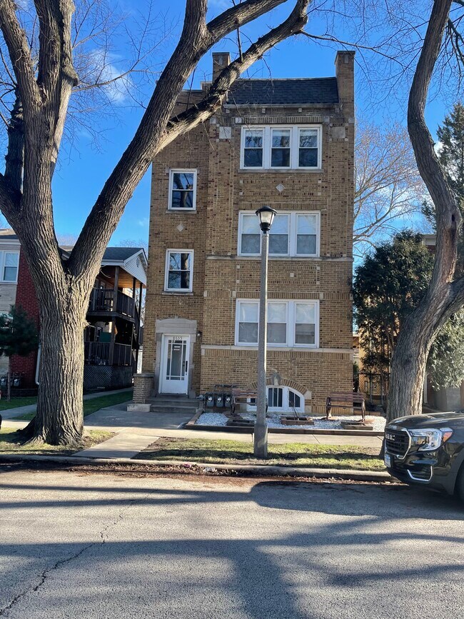 8635 Trumbull Ave, Unit 1