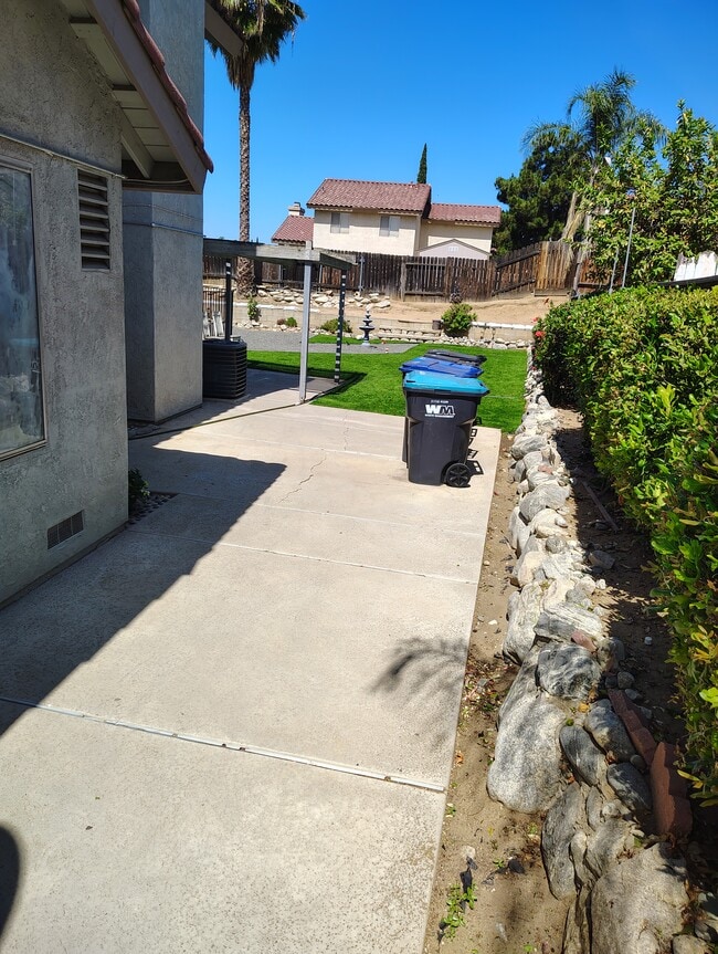 12371 Grenville Ave