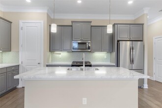 811 Shallow Hollow Dr in Houston, TX - Building Photo - Building Photo