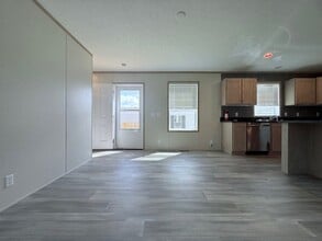 29810 W Essex Ct in New Baltimore, MI - Building Photo - Building Photo