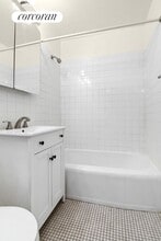 310 Beverley Rd in Brooklyn, NY - Building Photo - Building Photo