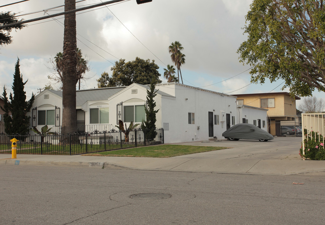 16703 Ardmore Ave in Bellflower, CA - Building Photo