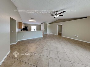 3020 Malcolm Dr in Deltona, FL - Foto de edificio - Building Photo