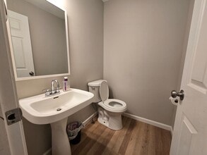 208 Parktrail Rd in Normal, IL - Building Photo - Building Photo