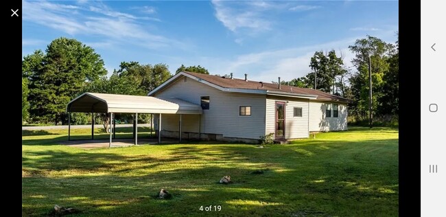 634 N Gentry Blvd in Gentry, AR - Foto de edificio - Building Photo