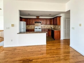 75 Columbia Ave in Jersey City, NJ - Building Photo - Building Photo
