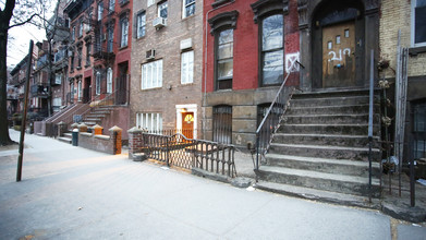 219-221 Rutledge St in Brooklyn, NY - Building Photo - Building Photo