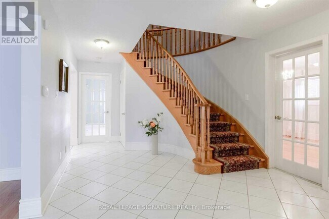 14 Canterbury Crescent in Toronto, ON - Building Photo - Building Photo