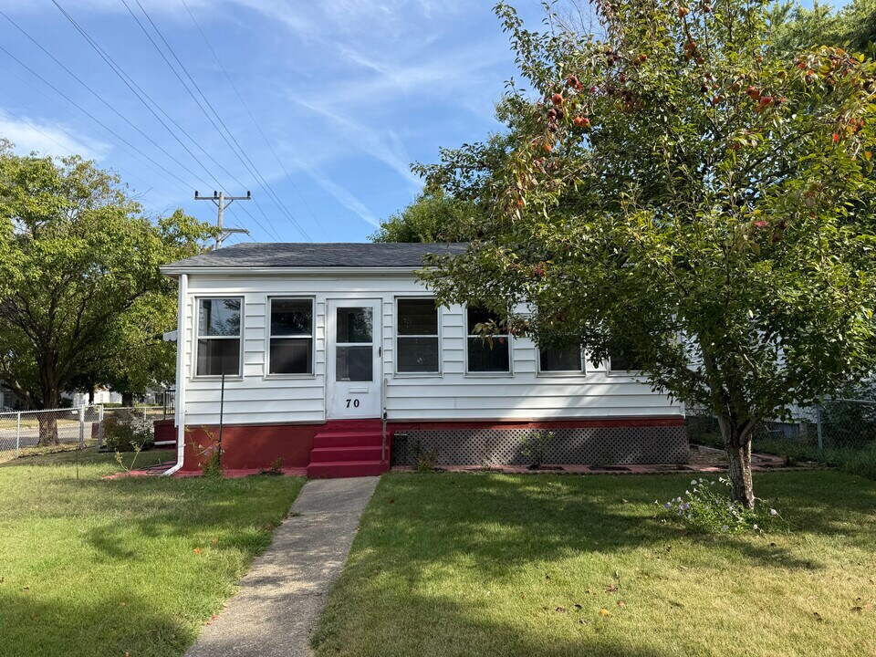70 Bonnie Ct in Springfield, IL - Building Photo
