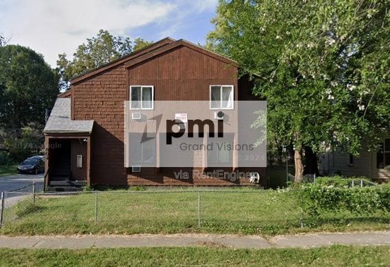 property at 904 W Macon St