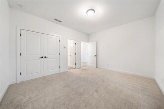 104 Pearl St in Woodstock, GA - Foto de edificio - Building Photo