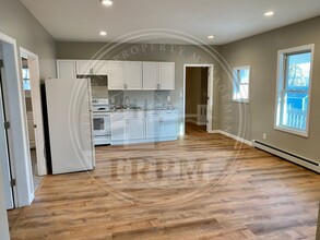 228 Weir St in Taunton, MA - Building Photo - Building Photo