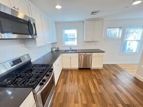 489 Main St in Stoneham, MA - Foto de edificio - Building Photo