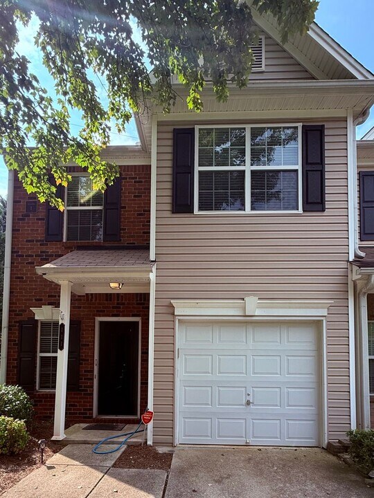 111 Primrose Dr in Cumming, GA - Building Photo