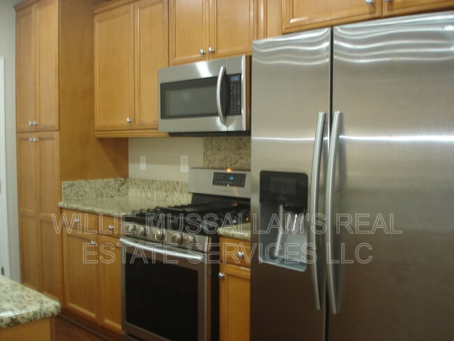 284 W St Francis Ave in Mountain House, CA - Building Photo - Building Photo