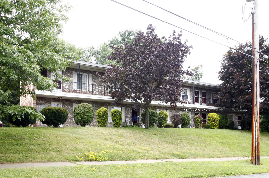 381- Coventry Street in Akron, OH - Building Photo